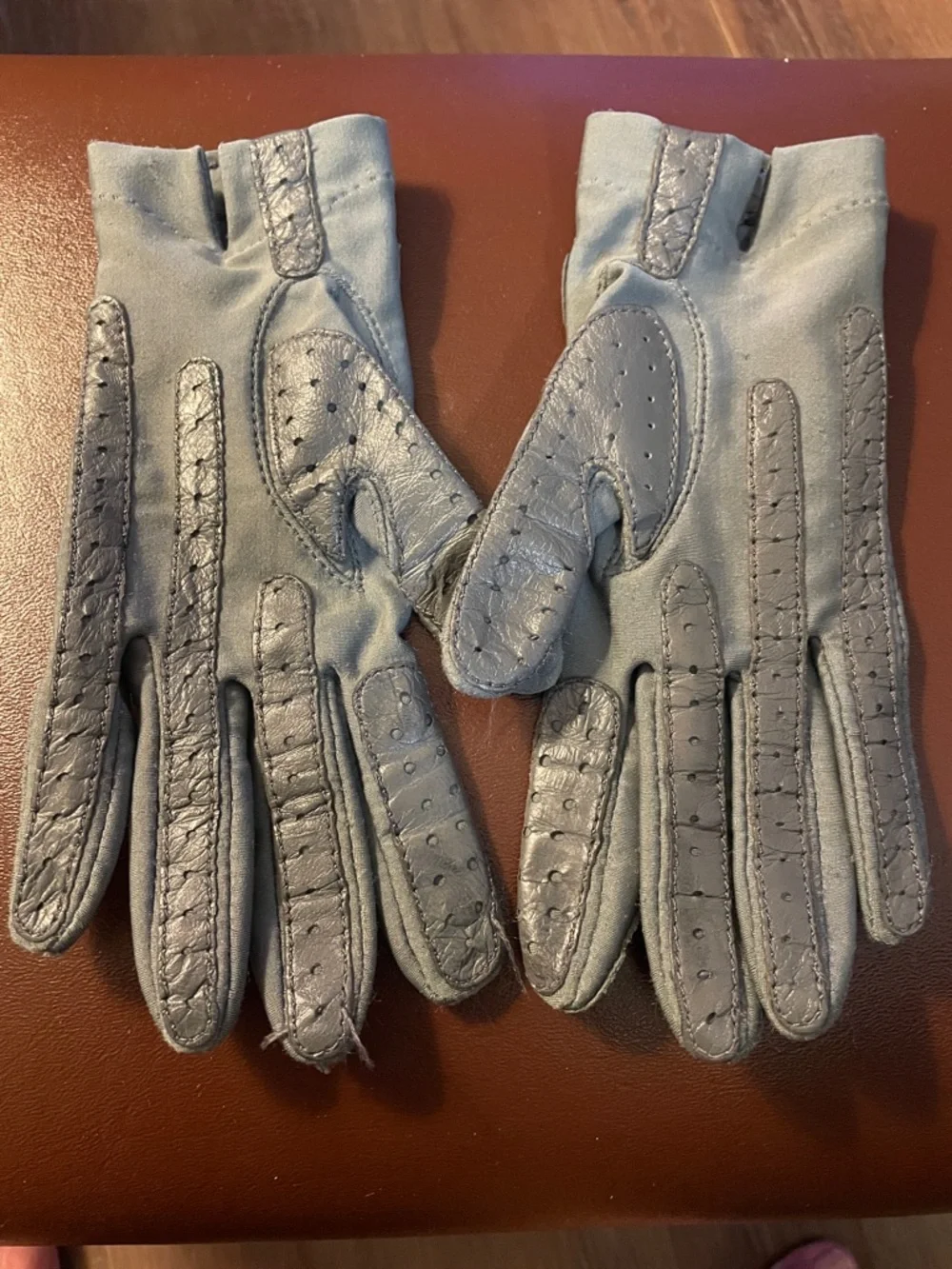 VTG Isotoner By Aris Nylon Leather Trim Gray Gloves One Size